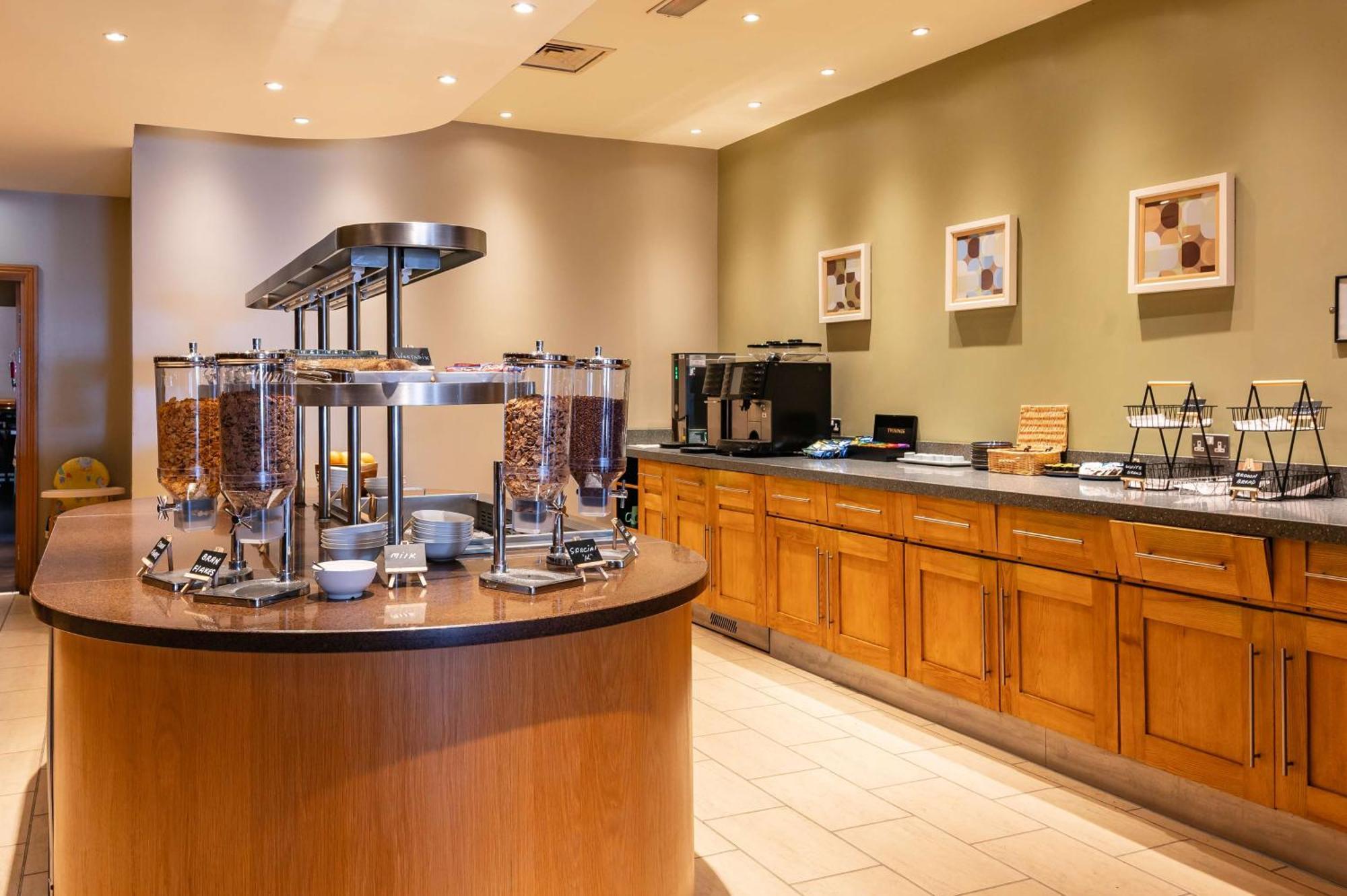 Milestone Peterborough Hotel A1M, Sure Hotel Collection By Best Western Stilton Extérieur photo